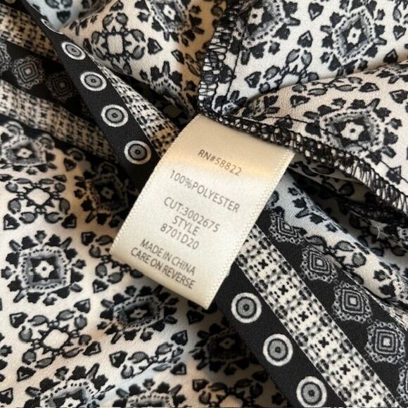 Max Studio Kimono Black and White Medallion Print Small (Will Fit Many Sizes) - Picture 7 of 12